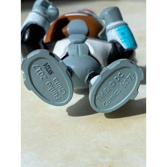 Funko Mystery Mini DC Teen Titans Go! 2.5" Vinyl Figure - Cyborg - Loose - Picture 4 of 4